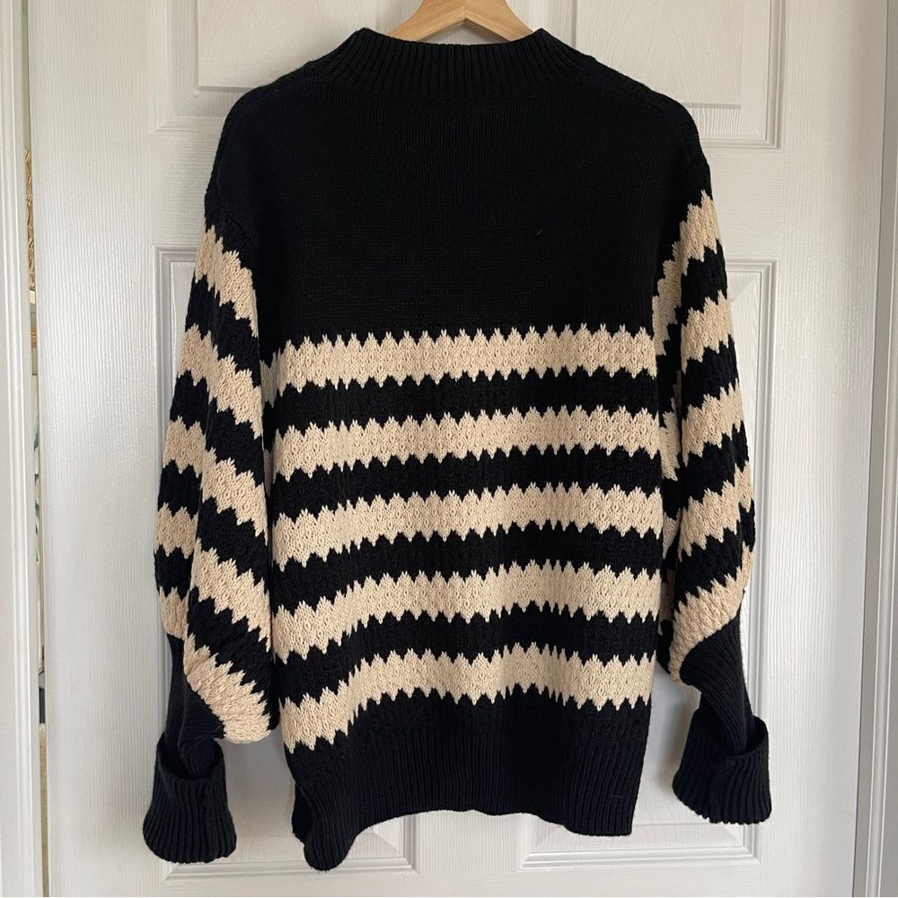 Vine & Love Striped Sweater Sz M NWOT - Picture 5 of 8